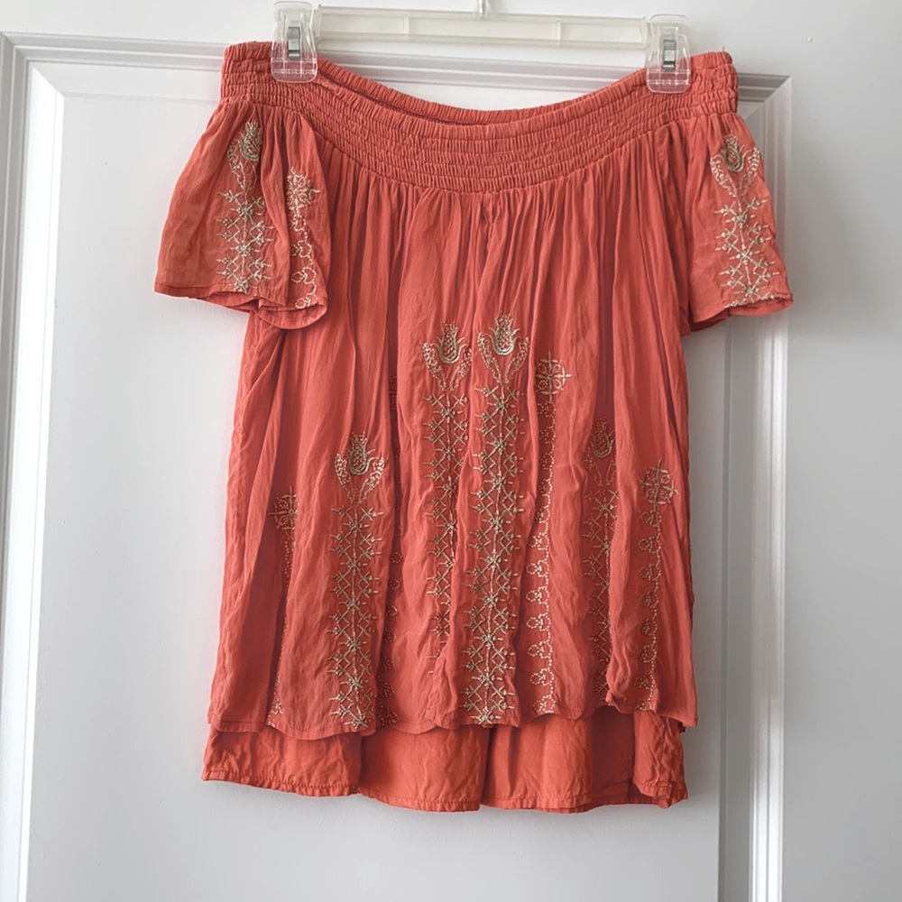 Off shoulder silk top embroidery